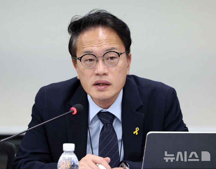[서울=뉴시스] 고범준 기자 = 박주민 더불어민주당 서울시정감시특위원장이 22일 서울 영등포구 더불어민주당 서울특별시당에서 열린 서울시 국정감사-행정사무감사 공동대응을 위한 공개좌담회에서 발언하고 있다. 2026.09.22. bjko@newsis.com