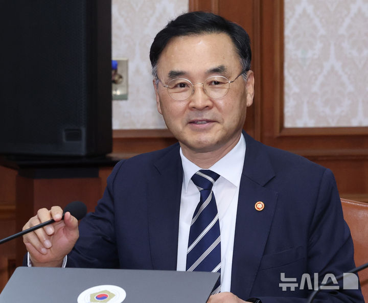 [서울=뉴시스] 조수정 기자 = 차정인 국가교육위원장이 22일 오전 서울 종로구 정부서울청사에서 열린 국무회의에 참석하고 있다. 2026.09.22. chocrystal@newsis.com