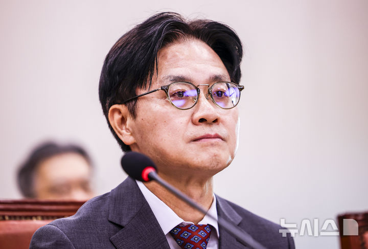 [서울=뉴시스] 정병혁 기자 = 김정관 산업통상부 장관이 22일 서울 여의도 국회에서 열린 산업통상자원중소벤처기업위원회 전체회의에 참석해 있다. 2026.09.22. jhope@newsis.com