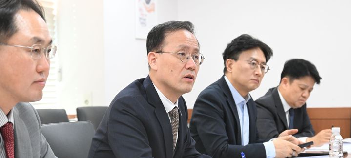 [서울=뉴시스] 이형일 부총리 겸 재정경제부 장관이 22일 서울 종로구 정부서울청사에서 재정경제부 주요간부회의를 주재하고 있다. (사진=재경부 제공) 2026.09.22. photo@newsis.com *재판매 및 DB 금지