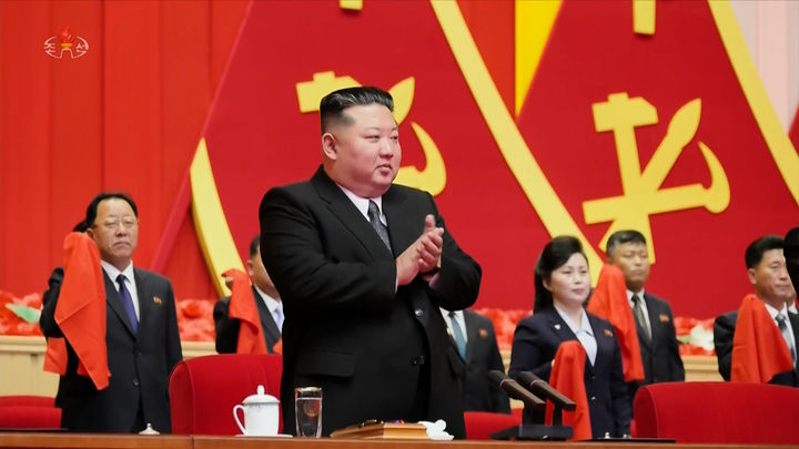 [서울=뉴시스] 북한 조선중앙TV는 김정은 국무위원장이 지난 21일 조선노동당 제3차 선전부문 일군(간부)강습회 폐강식에서 연설했다고 22일 보도했다. (사진=조선중앙TV 캡처) 2026.09.26. photo@newsis.com *재판매 및 DB 금지