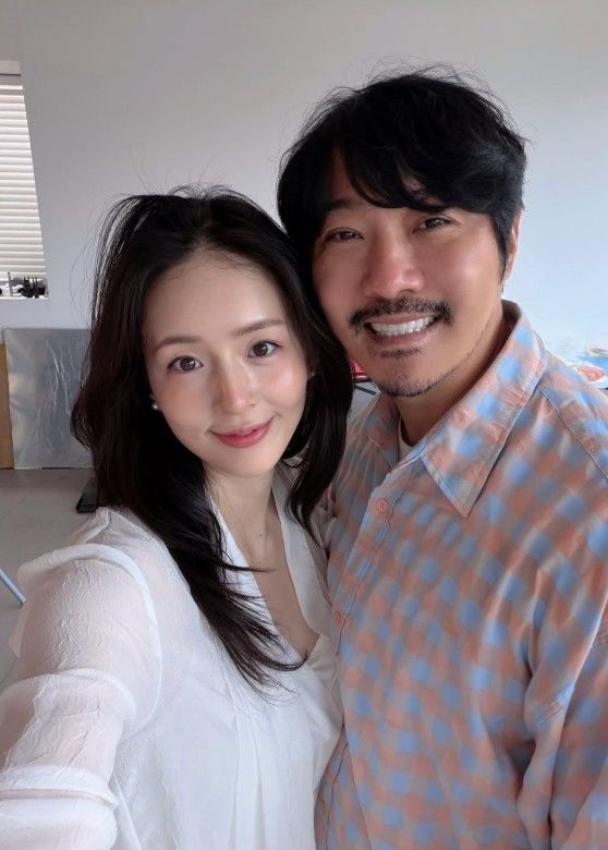 [서울=뉴시스] KCM과 아내 방예원이 함께 셀카를 찍는 모습이다. (사진= 방예원 SNS 캡처) 2026.09.23. photo@newsis.com *재판매 및 DB 금지