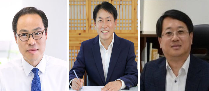 [전남광주=뉴시스] 전남광주통합특별시가 23일 단행한 2급 승진 대상자. 강효석(왼쪽부터) 행정통합추진단장, 김기홍 반도체산업지원단장, 이상배 기후환경국장. (사진=전남광주시 제공) 2026.09.23. photo@newsis.com *재판매 및 DB 금지