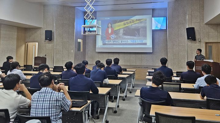 [창녕=뉴시스] 안지율 기자 = 밀폐공간 질식재해 예방교육을 하고 있다. (사진= 창녕군 제공) 2026.09.23. photo@newsis.com *재판매 및 DB 금지