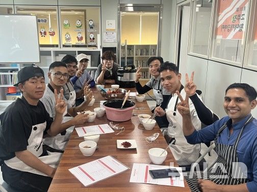 [김해=뉴시스]다어울림생활문화센터, 한식 체험. (사진=김해시 제공). 2026.09.23. photo@newsis.com