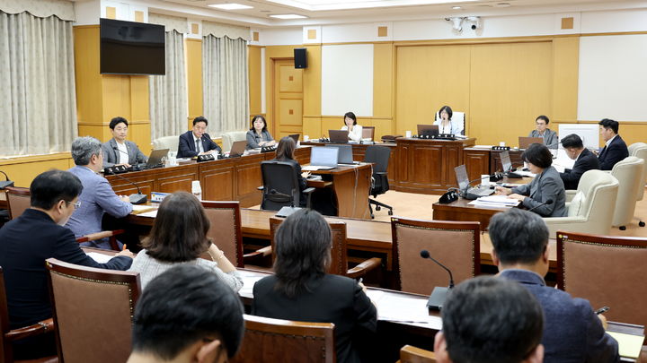 [대전=뉴시스] 박민범 대전테크노파크 원장 임명후보자에 대한 대전시의회 인사청문특별위원회가 22일 열리고 있다. (사진= 대전시의회 제공) *재판매 및 DB 금지
