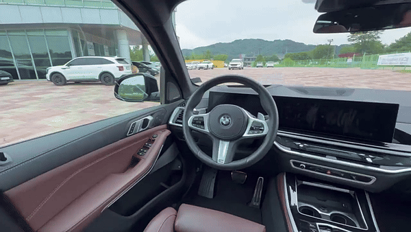 [서울=뉴시스] 김민성 기자 = BMW X5 50e Xdrive 실내 1열 모습. kms@newsis.com. *재판매 및 DB 금지