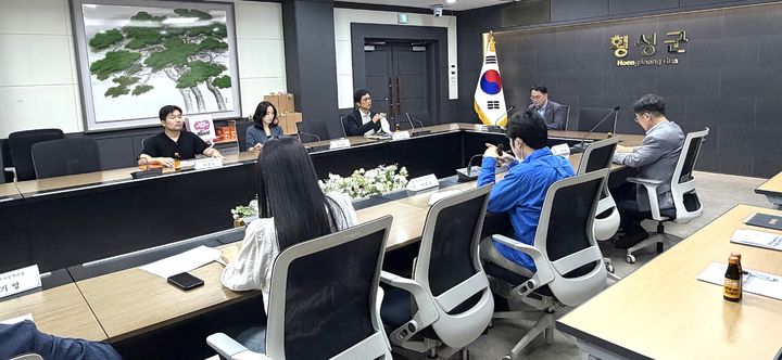[횡성=뉴시스] 자살예방회의·청소년 생명지킴 지역안전망 협의회. (사진=횡성군 제공) 2026.09.23. photo@newsis.com *재판매 및 DB 금지