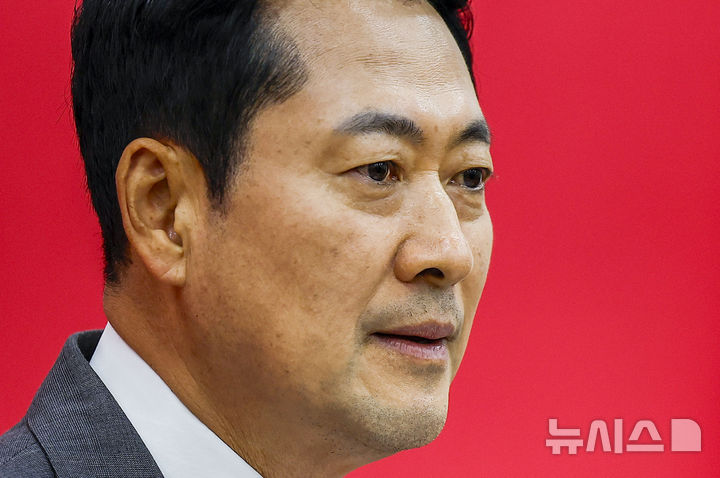 [서울=뉴시스] 정병혁 기자 = 장동혁 국민의힘 대표가 23일 서울 여의도 국회에서 현안 관련 기자회견을 하고 있다. 2026.09.23. jhope@newsis.com