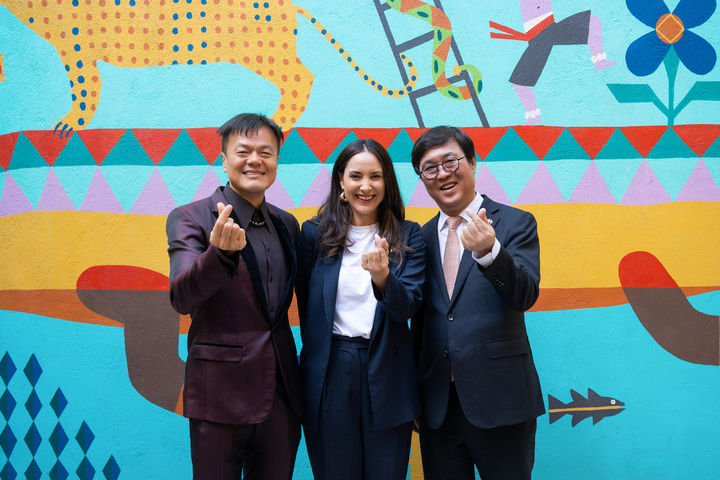 박진영(왼쪽부터) 대중문화교류위원회 공동위원장과 클라우디아 쿠리엘 데 이카사 멕시코 문화부 장관, 최휘영 문화체육관광부 장관. (사진=문화체육관광부 제공) *재판매 및 DB 금지