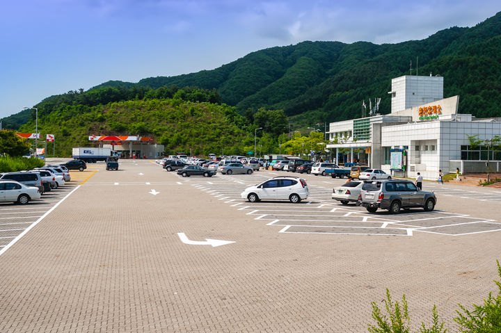 [서울=뉴시스] 지난해 추석 연휴 고속도로 휴게소에서 아메리카노가 87만7000개 팔려 판매량과 매출액 모두 1위를 기록한 것으로 나타났다. (사진=유토이미지) *재판매 및 DB 금지