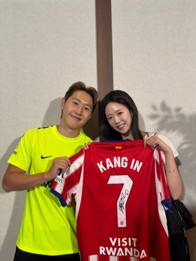 [서울=뉴시스] 이강인, 지예은. (사진=인스타그램) 2026.09.27. photo@newsis.com *재판매 및 DB 금지