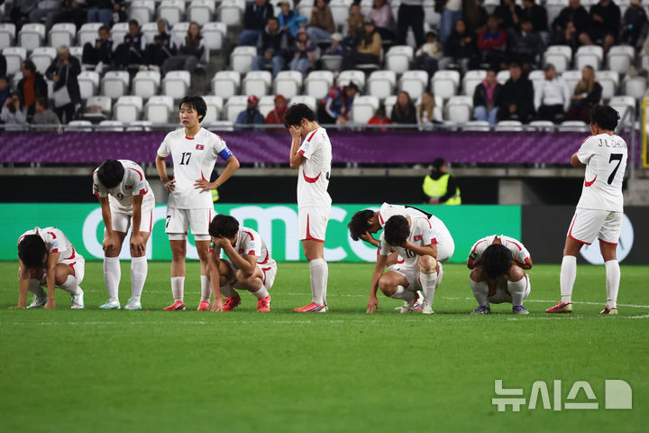 [우치=AP/뉴시스] 북한 20세 이하(U-20) 여자 축구대표팀, 스페인에 밀려 2026 국제축구연맹(FIFA) U-20 여자 월드컵 우승 실패. 2026.09.27.
