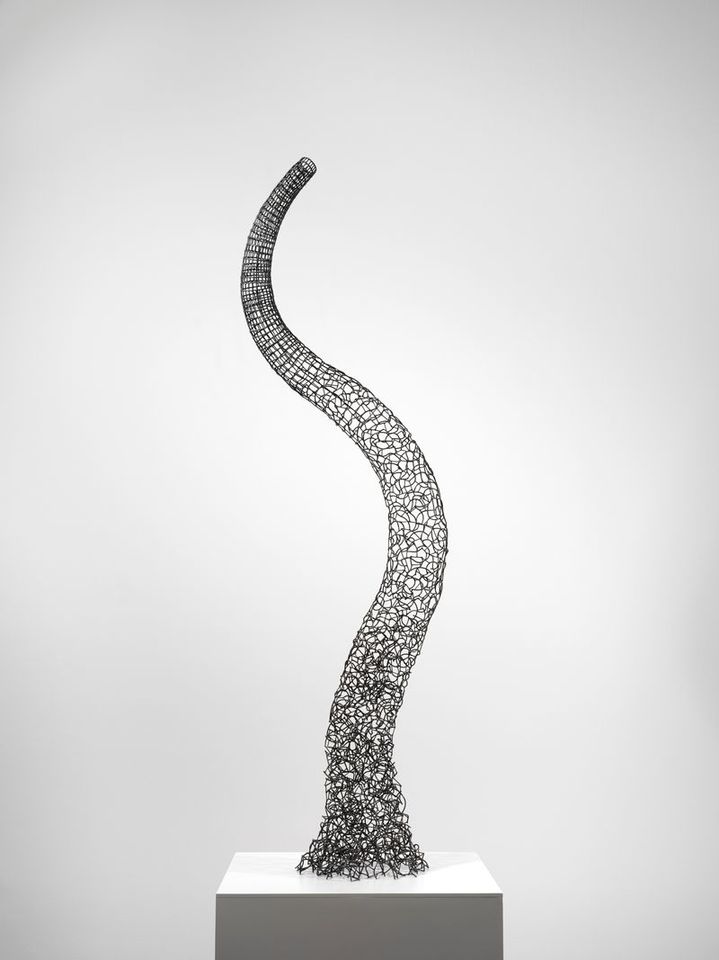 존 배, 하늘과 대지 7, 2024, 철, 200 × 39 × 58 cm *재판매 및 DB 금지