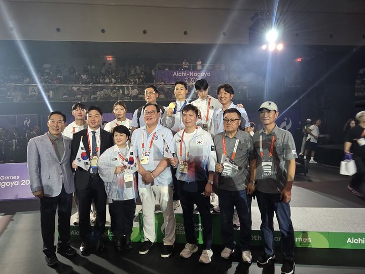 [서울=뉴시스] 2026 아이치·나고야 아시안게임에서 테크볼 선수단 격려하는 유승민 대한체육회장. (사진 = 대한체육회 제공) *재판매 및 DB 금지