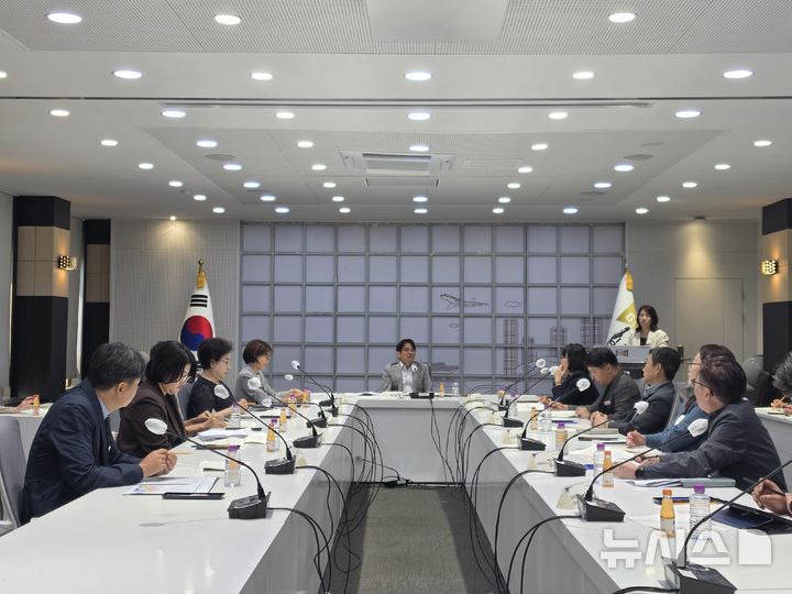 [김포=뉴시스] 경기 김포시 라베니체 활성화를 위한 TF(태스크포스) 1차 회의. (사진=김포시 제공) 2026.09.28. photo@newsis.com