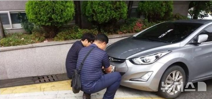 [군포=뉴시스] 번호판 영치 현장. (사진=뉴시스 DB). photo@newsis.com