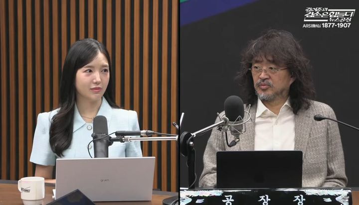 [서울=뉴시스] 방송인 김어준씨가 28일 유튜브 채널 '김어준의 겸손은힘들다 뉴스공장'에서 이재명 대통령의 기자회견과 사회관계망서비스(SNS) 사용에 대한 생각을 밝히고 있다. (사진=유튜브 채널 '김어준의 겸손은힘들다 뉴스공장' 캡처) *재판매 및 DB 금지