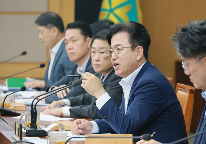 [대전=뉴시스]허태정 대전시장이 28일 주간업무회의를 주재하고 있다. (사진=대전시 제공) 2026.09.28 photo@newsis.com *재판매 및 DB 금지
