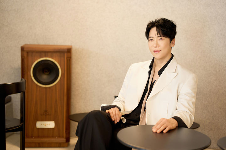 [서울=뉴시스]뮤지컬 '광화문연가'에 출연 중인 뮤지컬 배우 겸 가수 에녹. (사진=CJ ENM 제공)2026.09.28. photo@newsis.com *재판매 및 DB 금지