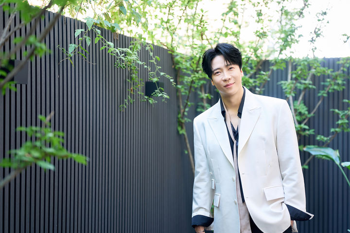 [서울=뉴시스]뮤지컬 '광화문연가'에 출연 중인 뮤지컬 배우 겸 가수 에녹. (사진=CJ ENM 제공)2026.09.28. photo@newsis.com *재판매 및 DB 금지