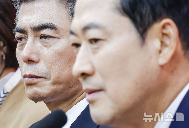 [서울=뉴시스] 정병혁 기자 = 장동혁 국민의힘 대표가 28일 서울 여의도 국회에서 강신철 국방부 장관과 만나 발언하고 있다. 2026.09.28. jhope@newsis.com