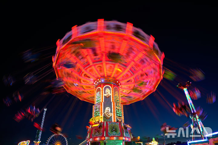 associate_pic3