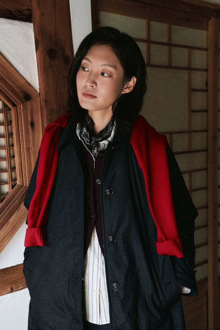 [서울=뉴시스] 헤지스가 바스통과 세 번째 협업해 2026FW 'RE: CLASSIC OUTER COLLECTION'을 선보인다. (사진=LF 제공) 2026.09.29. photo@newsis.com *재판매 및 DB 금지