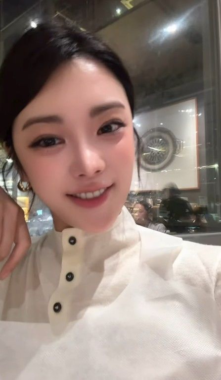 [서울=뉴시스] 리지가 자신의 모습을 영상으로 남기고 있다. (사진=리지 SNS 캡처) 2026.09.29. photo@newsis.com *재판매 및 DB 금지