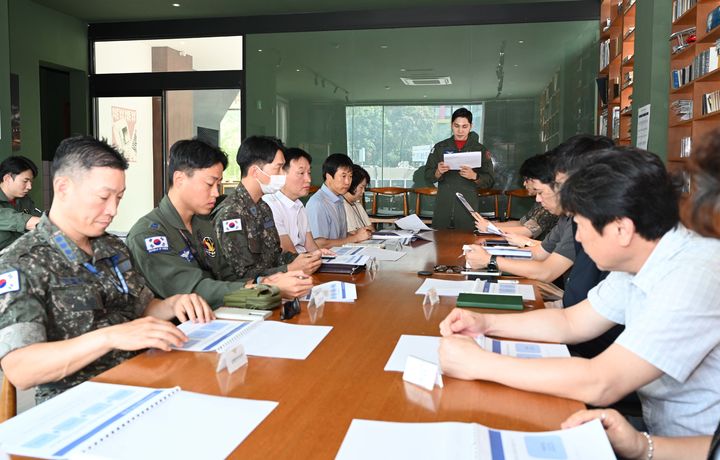 [대구=뉴시스] 공군 제11전투비행단은 29일 '2026년 후반기 민·관·군 갈등조정협의체'를 개최했다.. (사진=공군 11전비 제공) 2026.09.29. photo@newsis.com *재판매 및 DB 금지