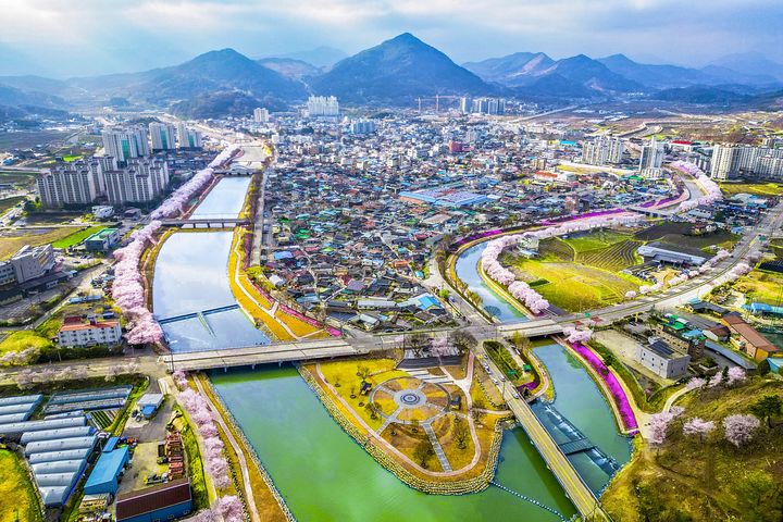 [순창=뉴시스] '제2회 순창군 양지천 사진공모전' 대상작 김승진(포항)씨의 '경천과 양지천'. *재판매 및 DB 금지