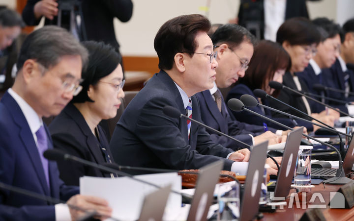 [서울=뉴시스] 조성봉 기자 = 이재명 대통령이 29일 청와대에서 열린 국무회의에서 발언을 하고 있다. 2026.09.29. suncho21@newsis.com