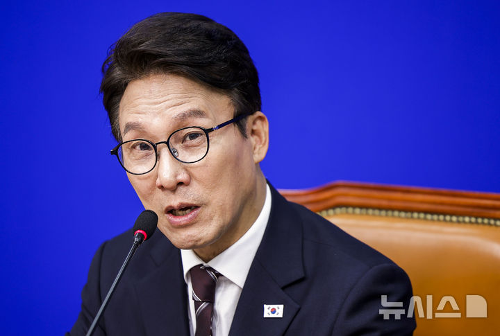 [서울=뉴시스] 정병혁 기자 = 김민석 더불어민주당 대표가 29일 서울 여의도 국회에서 열린 2026 더불어민주당 서울예산정책협의회에서 발언하고 있다. 2026.09.29. jhope@newsis.com