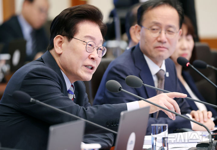 [서울=뉴시스] 조성봉 기자 = 이재명 대통령이 29일 청와대에서 열린 국무회의에서 발언하고 있다. 2026.09.29. suncho21@newsis.com