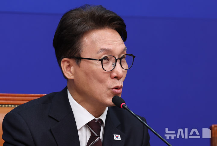 [서울=뉴시스] 김근수 기자 = 김민석 더불어민주당 대표가 29일 오후 서울 여의도 국회에서 열린 공천혁신단 출범식에서 발언하고 있다. 2026.09.29. ks@newsis.com