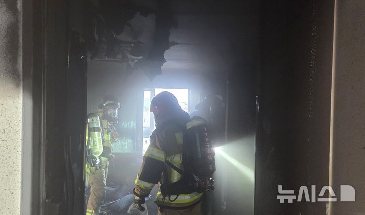 [경주=뉴시스] 경주시 성건동 원룸 화재 현장 (사진=경북소방본부 제공) 2026.9.30. photo@newsis.com 