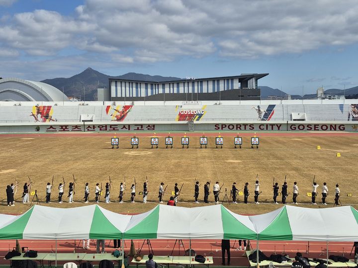 [고성(경남)=뉴시스] 신정철 기자= 경남 고성군이 통영시·거제시와 함께 오는 2029년 제68회 경상남도민체육대회를 공동 개최한다고 30일 밝혔다.사진은 고성군내 체육시설 전경.(사진=뉴시스DB).2026.09.30. sin@newsis.com *재판매 및 DB 금지