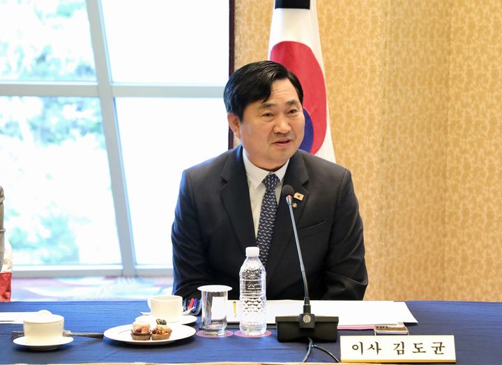 30일 그랜드호텔에서 열린 제235차 강원랜드 이사회에서 인사말을 하고 있는 김도균 사장.(사진=강원랜드 제공) *재판매 및 DB 금지