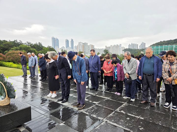 [함양=뉴시스] 함양군 보훈 3단체 유엔(UN)기념공원 참배 및 전적지 순례 (사진=함양군 제공) 2026. 09. 30. photo@newsis.com&nbsp; *재판매 및 DB 금지