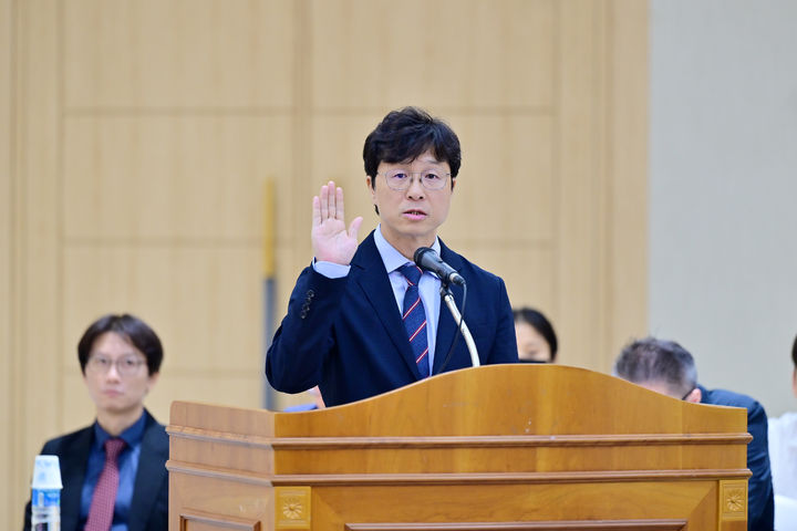 [부산=뉴시스]부산시의회 인사청문특별위원회는 30일 오후 황선웅 부산경제진흥원장 후보자에 대한 인사청문회를 개최했다. (사진=부산시의회 제공) 2026.09.30. photo@newsis.com *재판매 및 DB 금지