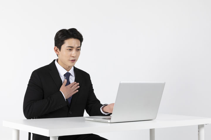 [서울=뉴시스] 자폐스펙트럼을 알린 뒤 해고 통보를 받은 30대 남성이 새 직장을 구했다는 소식을 전하며 네티즌들에게 응원을 받고 있다. (사진출처=유토이미지)