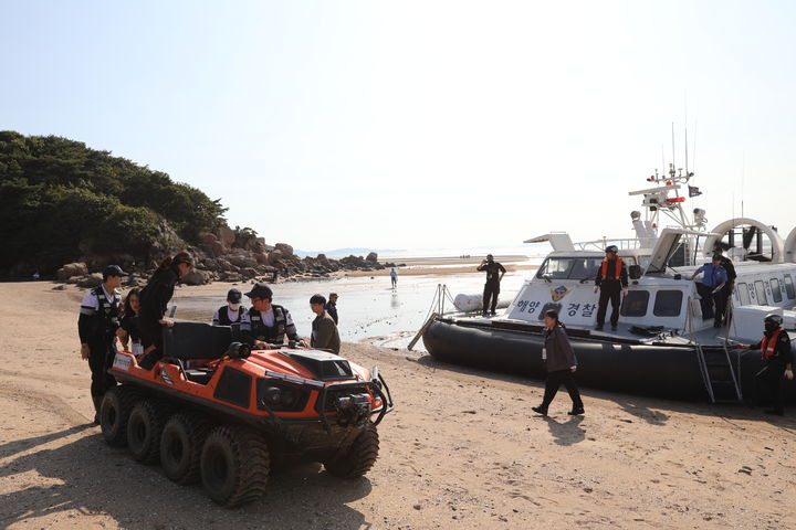 인천해경 2026년 3분기 수난대비기본훈련. (사진=인천해경 제공) 2026.10.01. photo@newsis.com *재판매 및 DB 금지