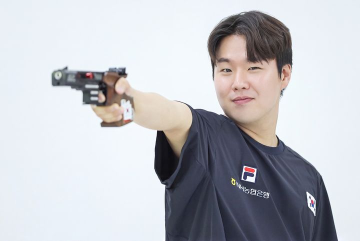 [서울=뉴시스] 사격 국가대표 이건혁. (사진=대한사격연맹 홈페이지 캡처) 