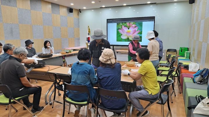 [합천=뉴시스] 합천군, 정양늪에서 자연과 함께하는 하반기 힐링 생태체험 (사진=합천군 제공) 2026. 10. 01. photo@newsis.com *재판매 및 DB 금지
