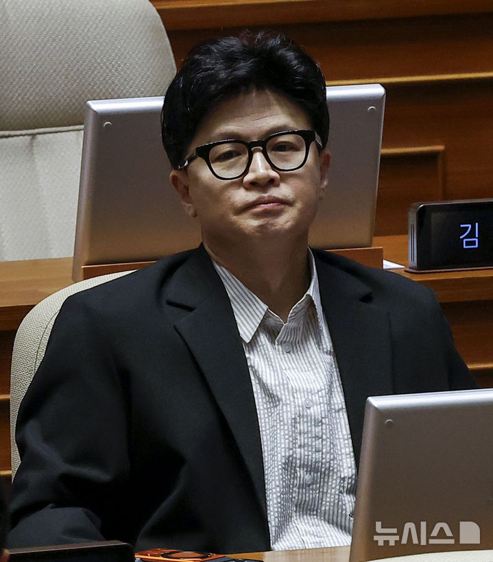 [서울=뉴시스] 정병혁 기자 = 한동훈 무소속 의원이 1일 서울 여의도 국회에서 열린 제439회국회(정기회) 제10차 본회의에 참석해 있다. 2026.10.01. jhope@newsis.com
