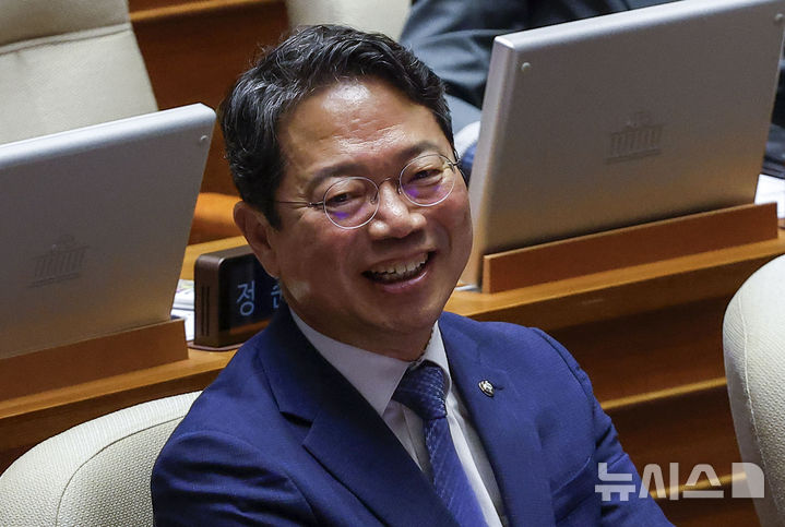 [서울=뉴시스] 정병혁 기자 = 김승원 더불어민주당 의원이 1일 서울 여의도 국회에서 열린 제439회국회(정기회) 제10차 본회의에 참석해 있다. 2026.10.01. jhope@newsis.com
