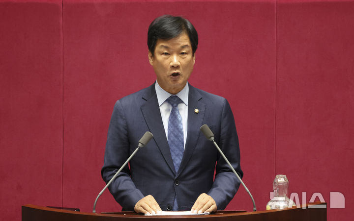 [서울=뉴시스] 김근수 기자 = 박균택 더불어민주당 의원이 1일 오후 서울 여의도 국회에서 열린 제439회(정기회) 제10차 본회의에서 자유발언을 하고 있다. 2026.10.01. ks@newsis.com