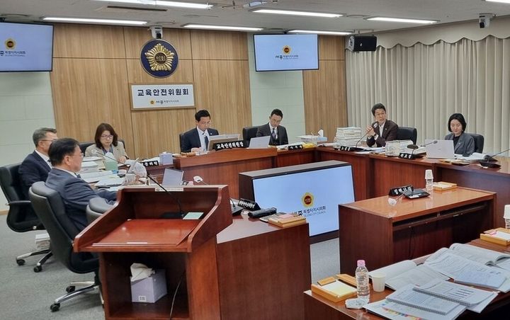 [세종=뉴시스] 송승화 기자 = 1일 보람동 세종시의회에 열린 교육안전위원회 회의 모습. 2026.10.02. ssong1007@newsis.com *재판매 및 DB 금지