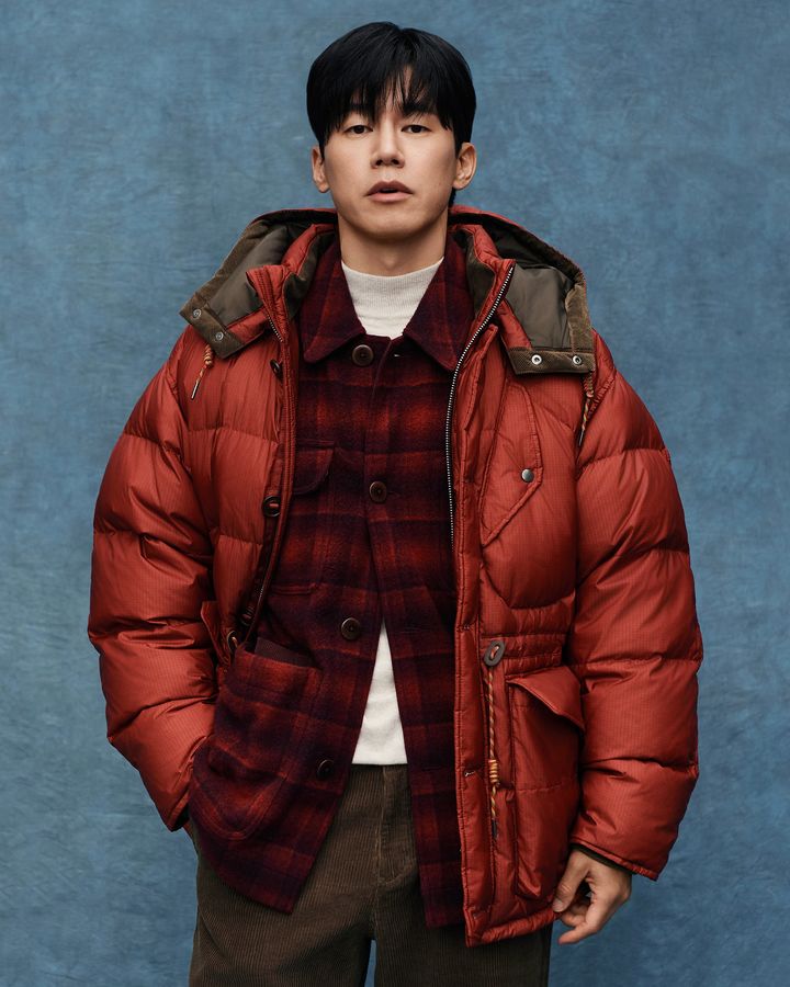 코오롱인더스트리FnC부문(이하 코오롱FnC)이 전개하는 트래디셔널(TD) 캐주얼 브랜드 '헨리코튼'은 브랜드 론칭 이후 처음으로 배우 김무열을 새로운 브랜드 모델로 발탁했다. *재판매 및 DB 금지