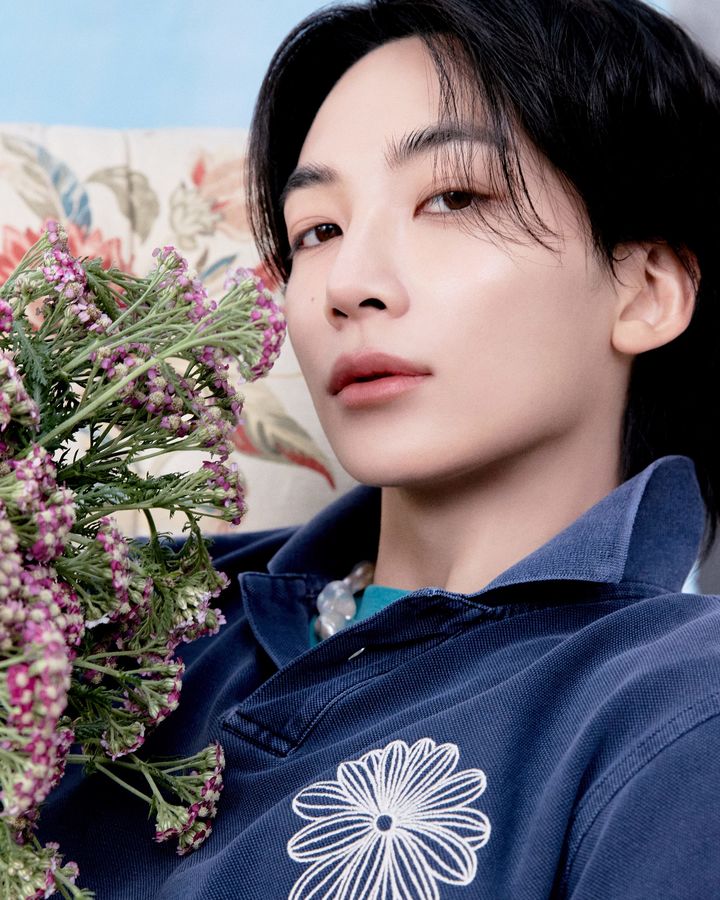 컨템포러리 패션 브랜드 마르디 메크르디(Mardi Mercredi)는 브랜드 최초의 유니섹스 라인을 선보이며, 세븐틴 정한을 브랜드 첫 남성 앰버서더이자 글로벌 앰버서더로 발탁했다. *재판매 및 DB 금지